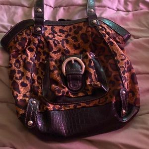 Black Rivet leopard print shoulder bag